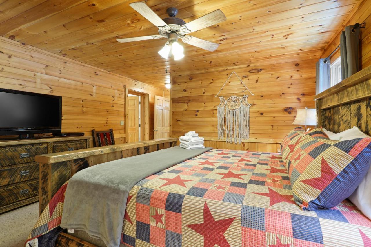 2 Separate Cabins Along A Peaceful Creek With Resort Amenities Ellijay Zewnętrze zdjęcie