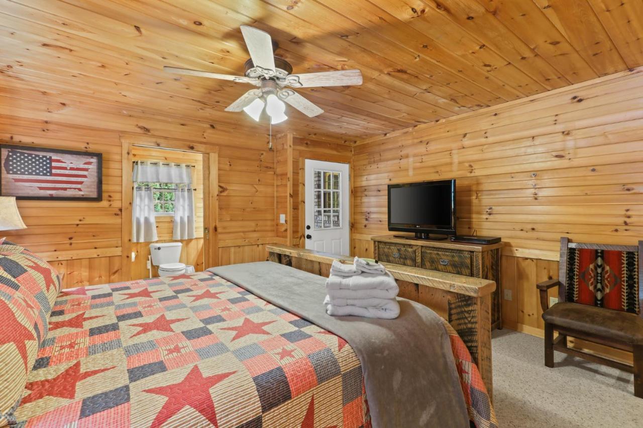 2 Separate Cabins Along A Peaceful Creek With Resort Amenities Ellijay Zewnętrze zdjęcie